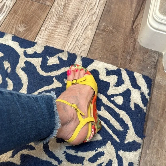 Antonio Melani Yellow Wedge Sandals with Bow Detail - Picture 7 of 9